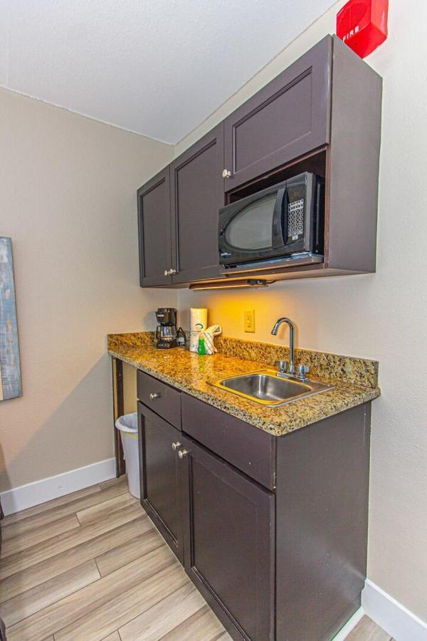 Landmark Resort King Suite Unit 710 Beautifully Updated Sleeps 4 Myrtle Beach Bagian luar foto